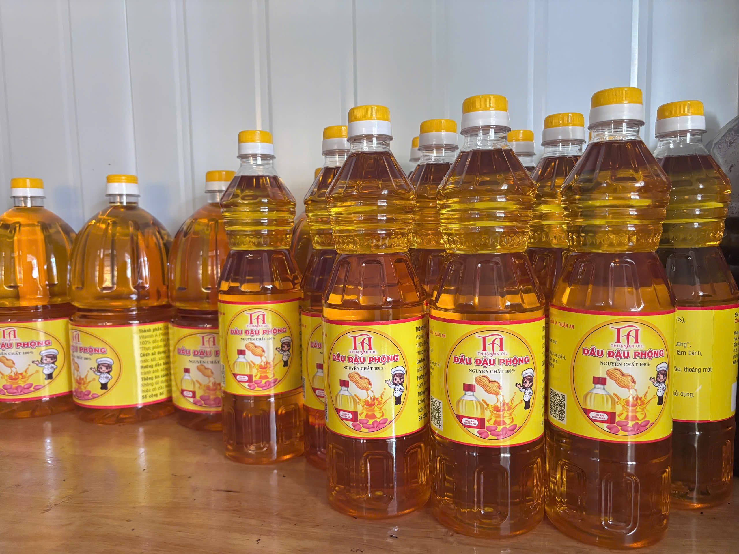 Dầu đậu phộng nguyên chất Thuận An Oil